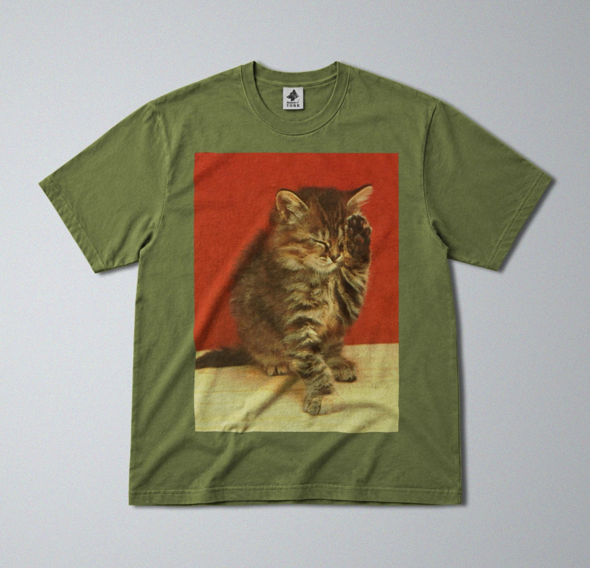 100% Cotton Tee - Regular Fit - Unisex - Cute Sleepy cat - Adorable Animal Unisex