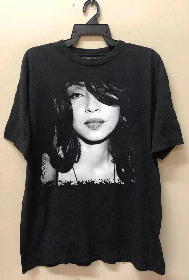 Sade Adu Graphic Tshirt, Vintage Sade tshirt, 90s Sade shirt, Music fans shirt Unisex