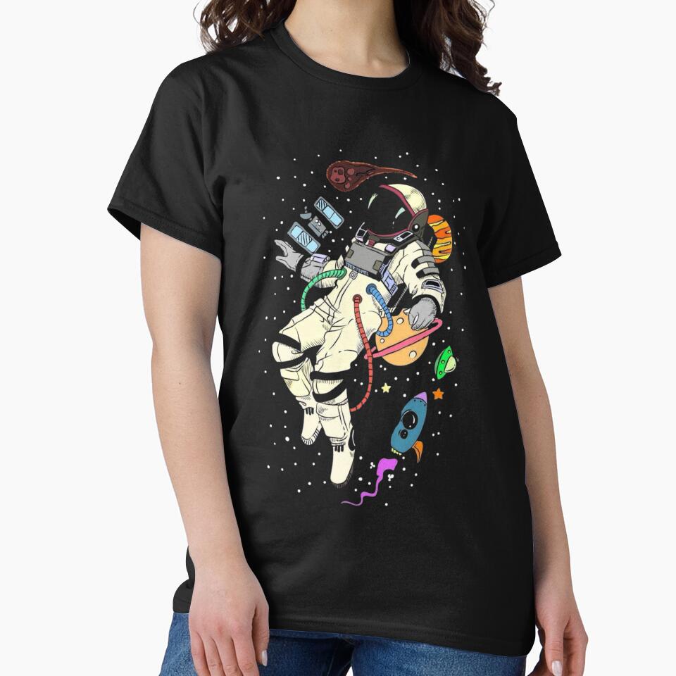 Lost in Space – Astronaut Meditation with Planets by MedCanvas Unisex