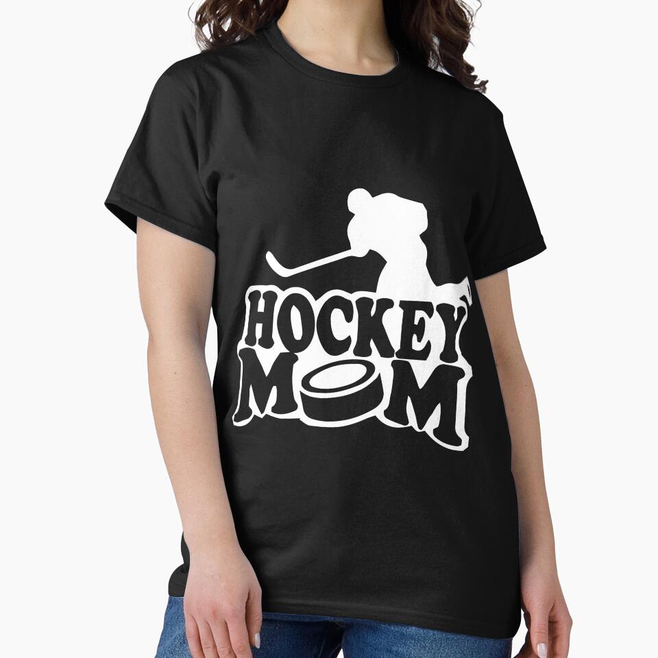 HOCKEY MOM T-SHIRT by Fraland42
