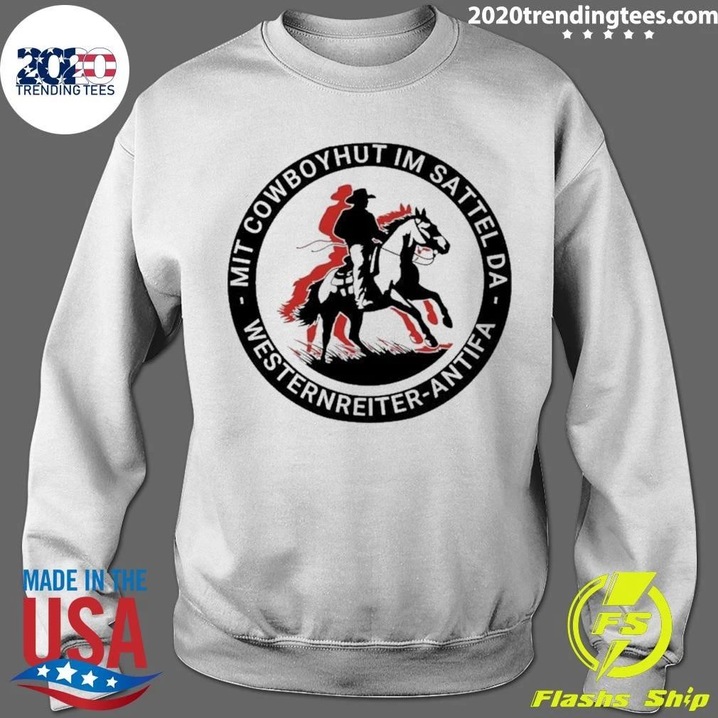 Mit Cowboyhut im Sattel da Westernreiter-Antifa Shirt